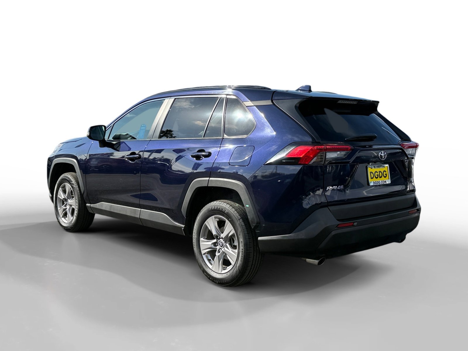 Used 2023 Toyota RAV4 XLE image 3