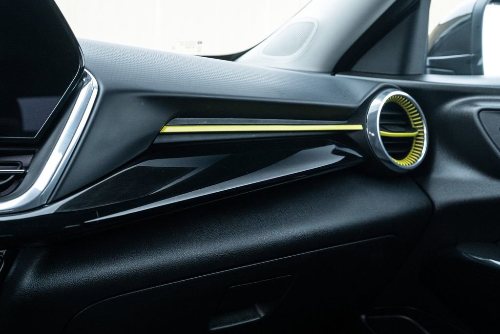 Used 2025 Chevrolet Trax ACTIV w/ Driver Confidence Package image 30