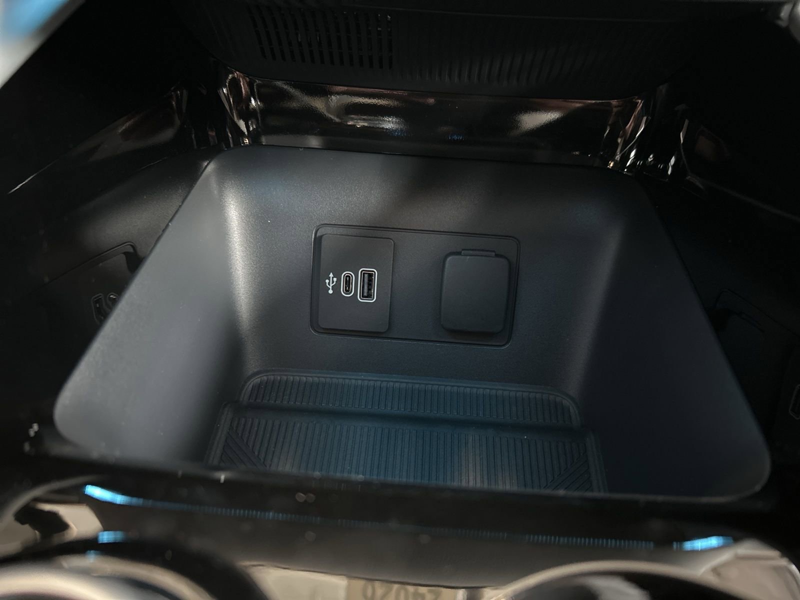 New 2026 Ford Explorer Platinum image 29