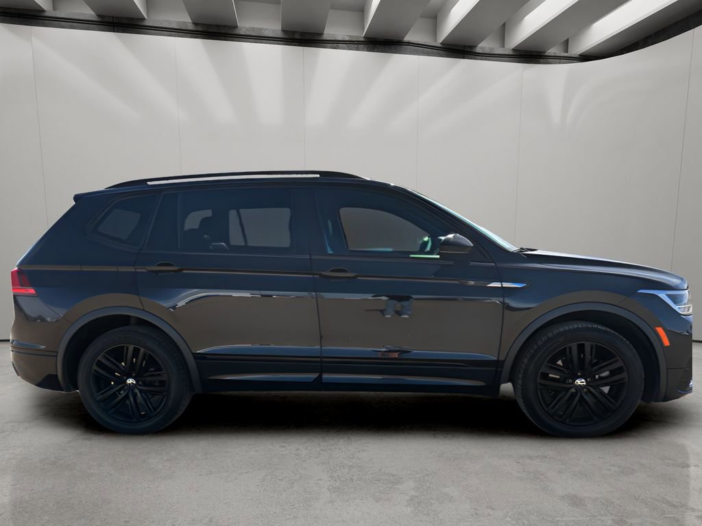 Used 2022 Volkswagen Tiguan SE R-Line AWD/4WD image 6