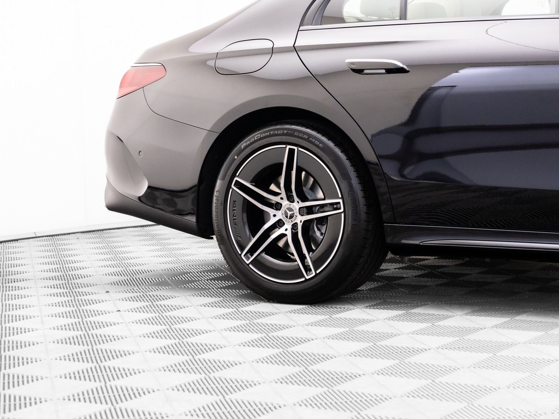 New 2026 Mercedes-Benz E 350 4MATIC Sedan image 40