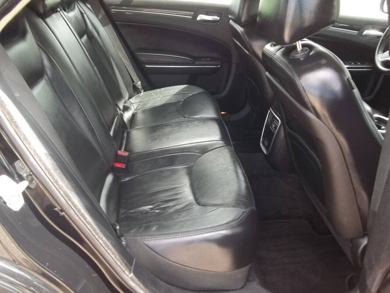 Used 2015 Chrysler 300 Limited RWD image 12
