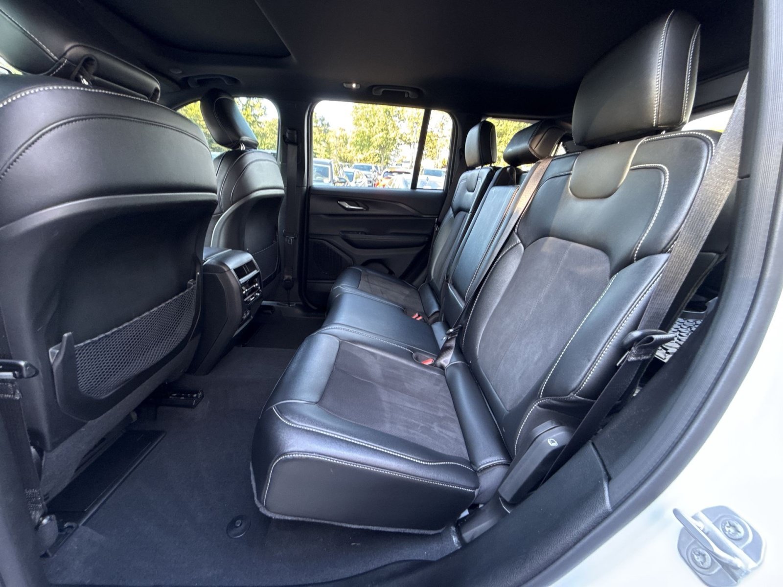 Used 2024 Jeep Grand Cherokee Altitude AWD/4WD image 24