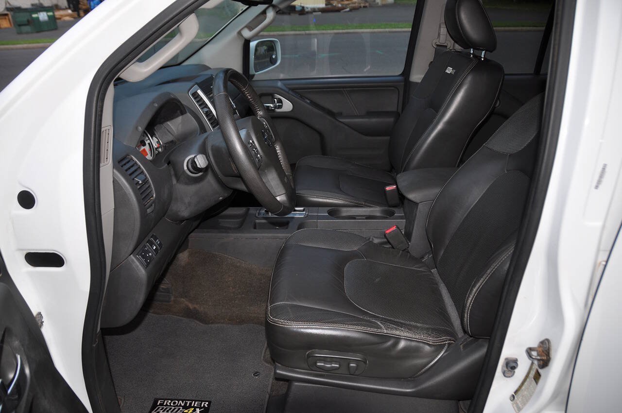 Used 2015 Nissan Frontier PRO-4X w/ Pro-4x Luxury Package AWD/4WD image 23