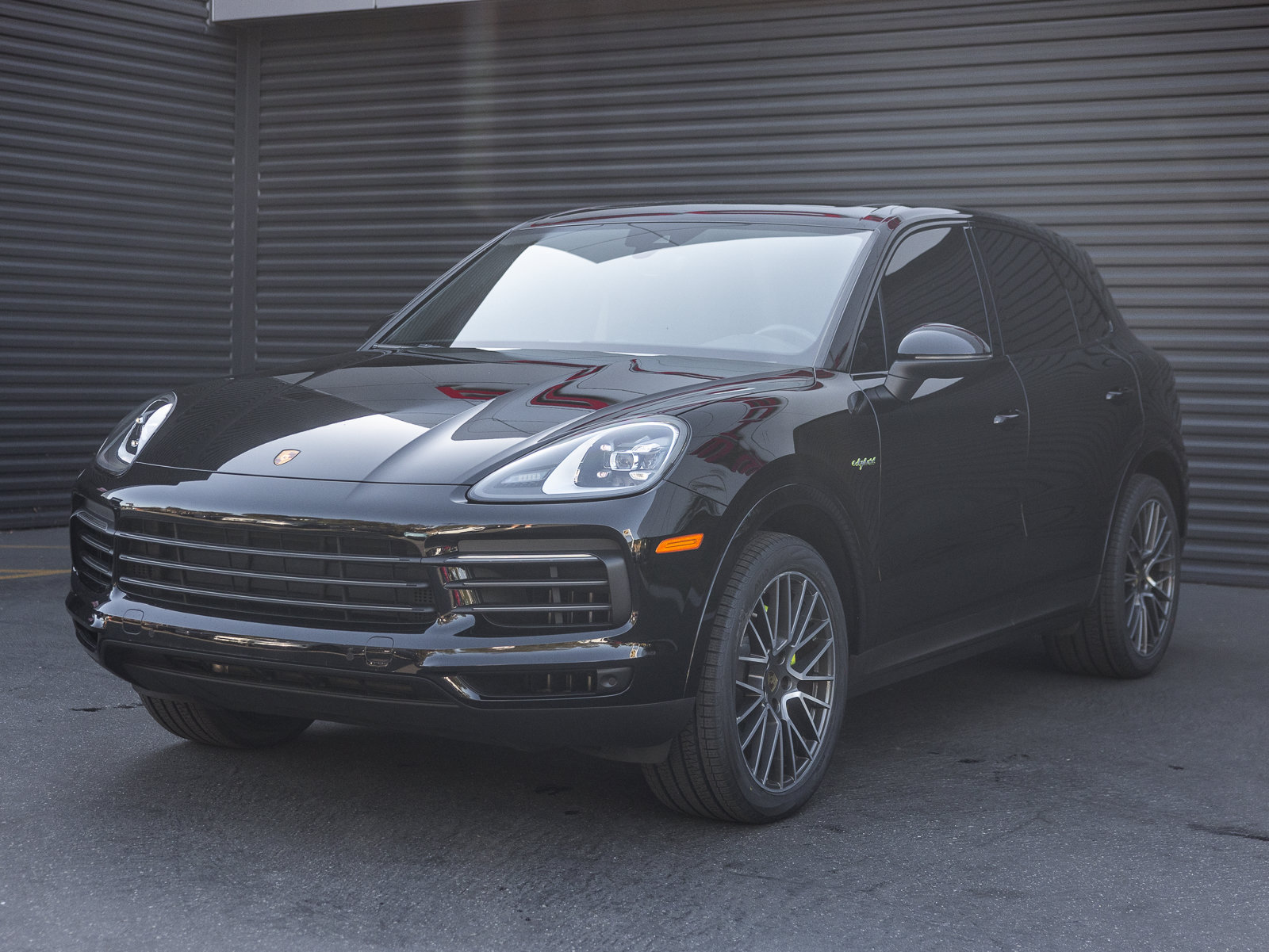 Certified 2023 Porsche Cayenne Platinum Edition AWD/4WD image 1