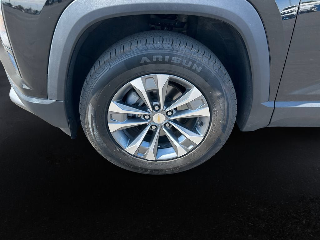 Certified 2025 Chevrolet Equinox LT w/ Convenience Package II AWD/4WD image 9
