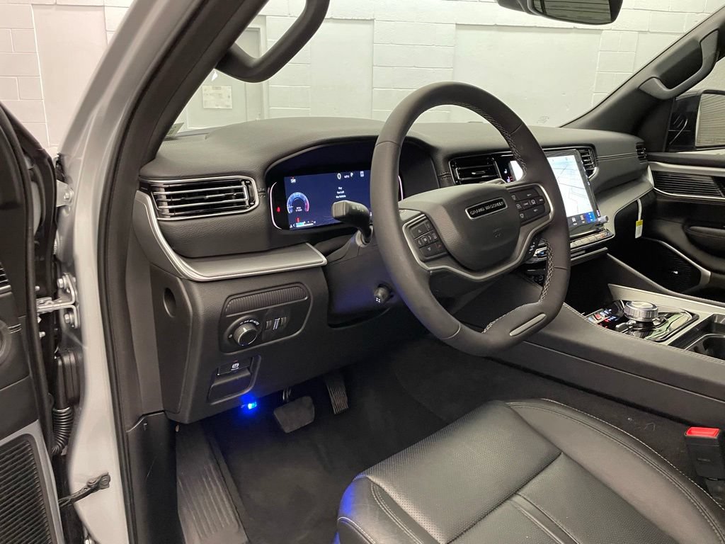 New 2026 Jeep Grand Wagoneer 4WD image 17