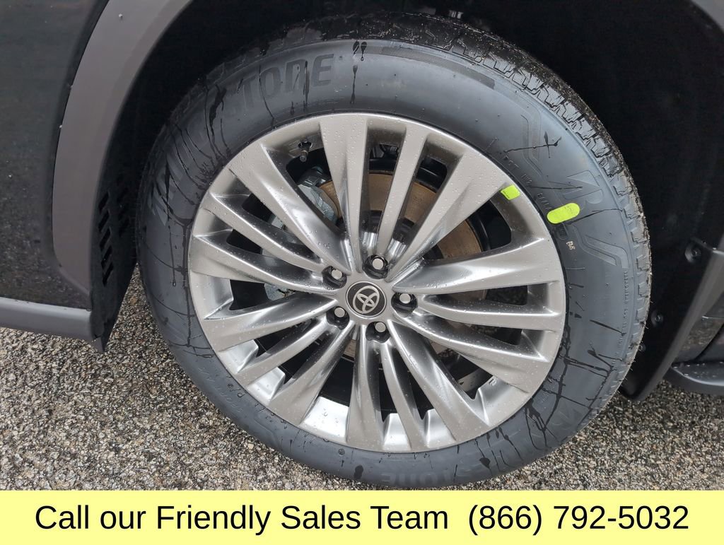 New 2026 Toyota Highlander Platinum image 25