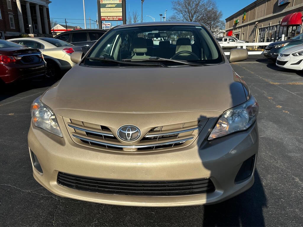 Used 2013 Toyota Corolla LE image 2