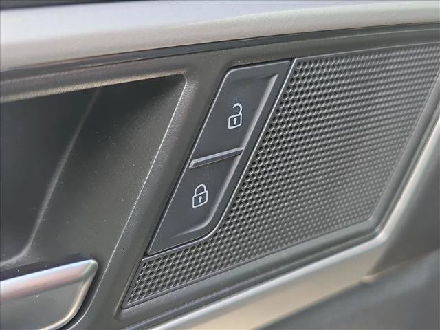 Certified 2023 Volkswagen Atlas Cross Sport SE FWD image 9