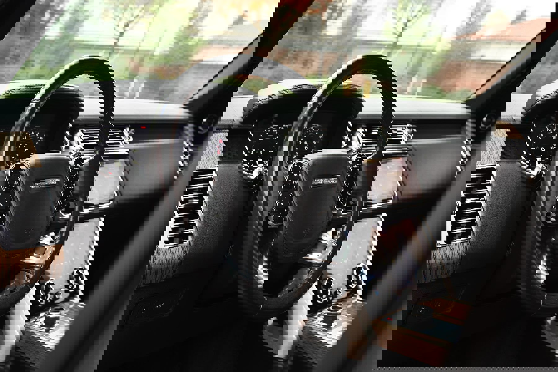 Used 2019 Land Rover Range Rover HSE image 12