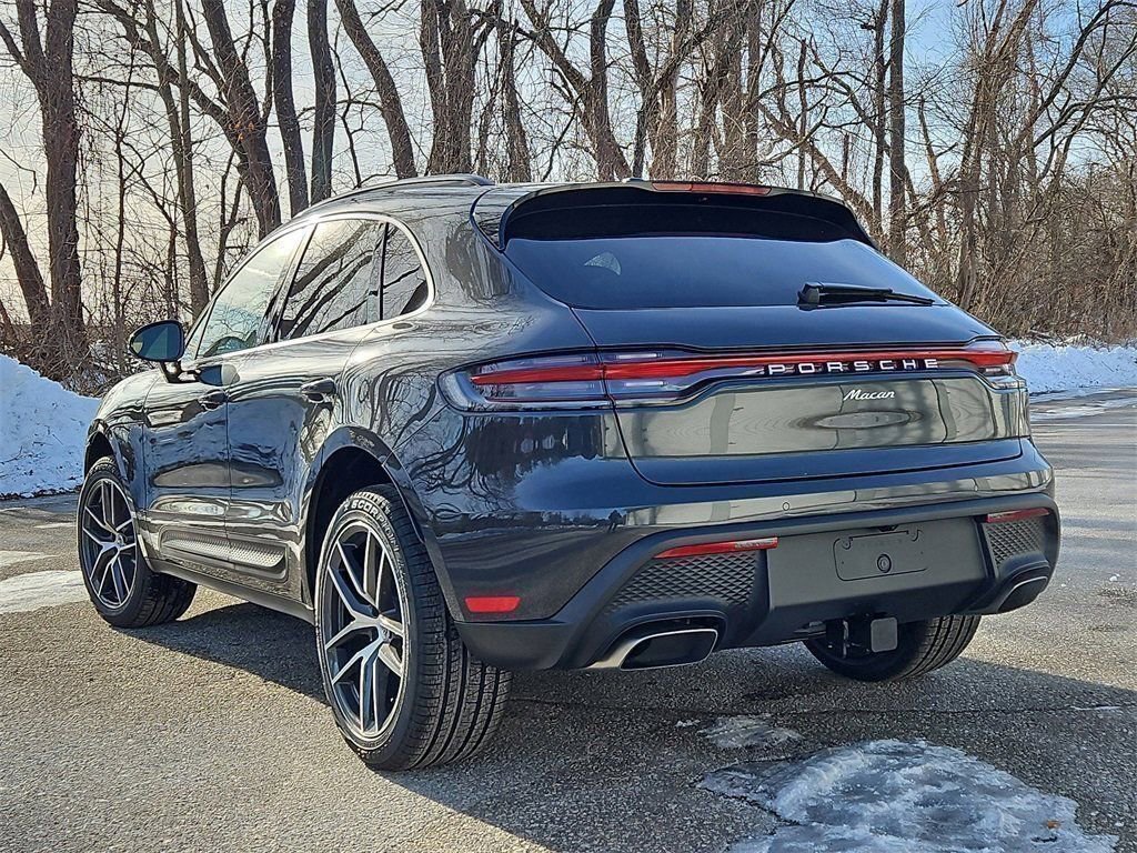 New 2026 Porsche Macan image 3