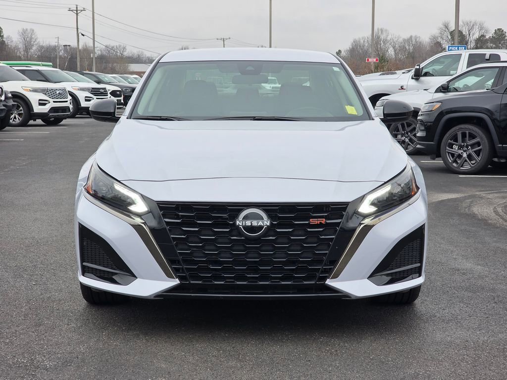 Used 2024 Nissan Altima 2.5 SR image 3