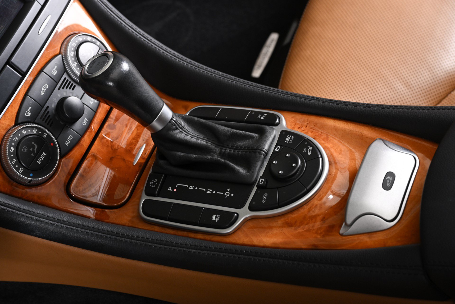 Used 2012 Mercedes-Benz SL 550 image 5