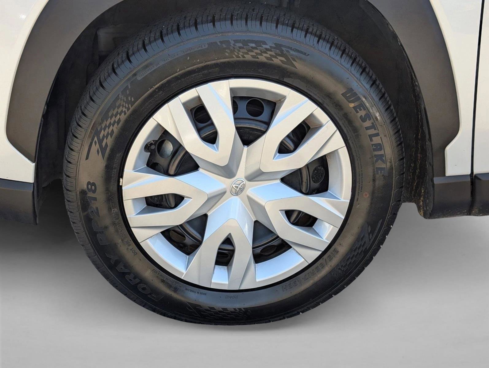 Certified 2024 Toyota Corolla Cross L AWD/4WD image 24