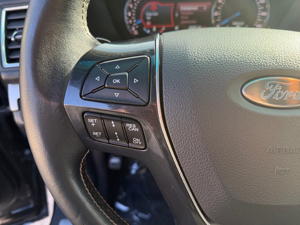 Used 2017 Ford Explorer Platinum AWD/4WD image 16