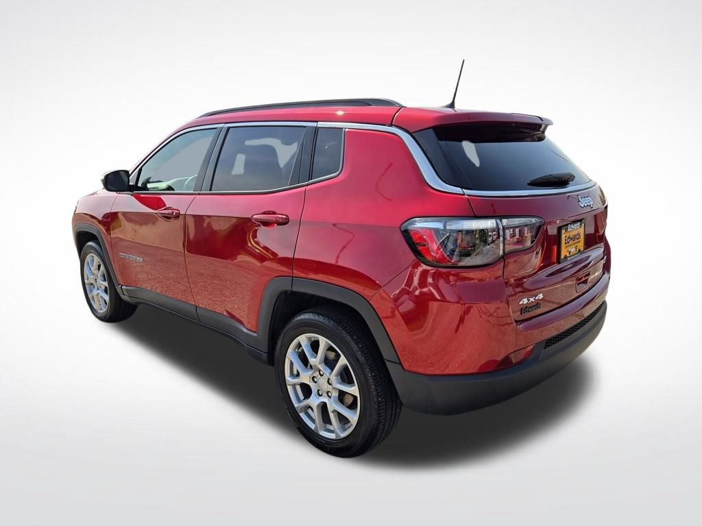 Used 2024 Jeep Compass Latitude AWD/4WD image 6