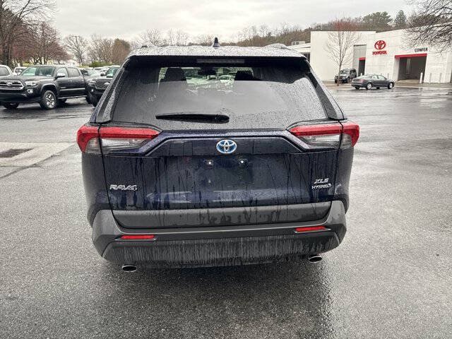 Used 2021 Toyota RAV4 XLE w/ Convenience Package AWD/4WD image 11