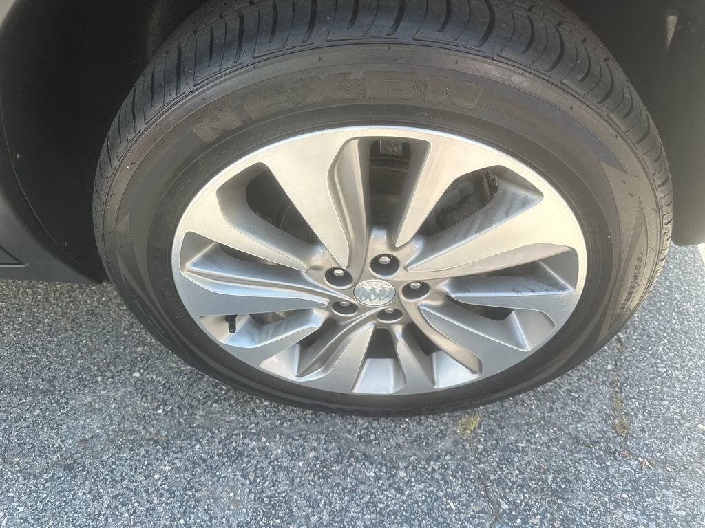 Used 2020 Buick Encore Preferred w/ Safety Package image 14