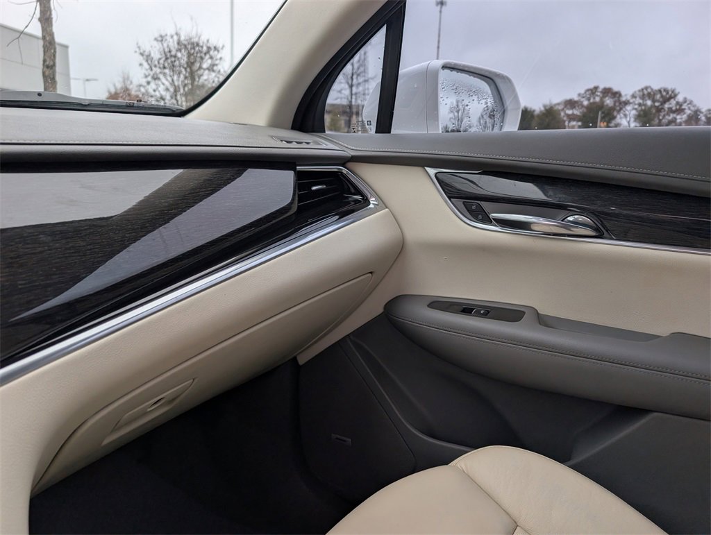 Used 2020 Cadillac XT6 Premium Luxury image 30