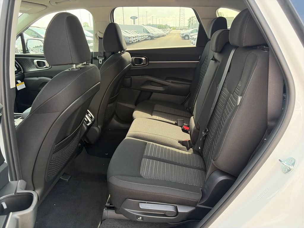 New 2026 Kia Sorento LX FWD image 21