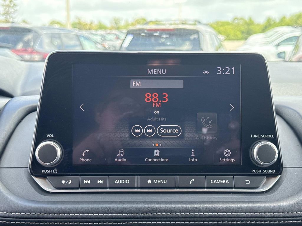 Used 2024 Nissan Rogue SV FWD image 24