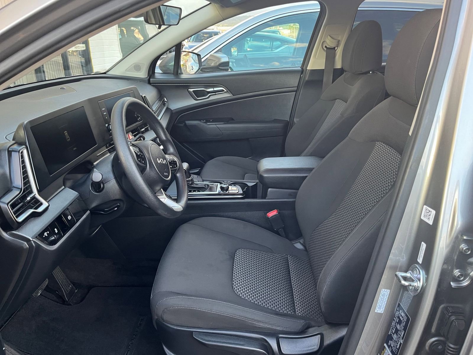 Used 2025 Kia Sportage LX image 25