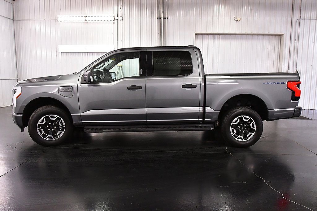 Used 2023 Ford F150 Lightning XLT image 4