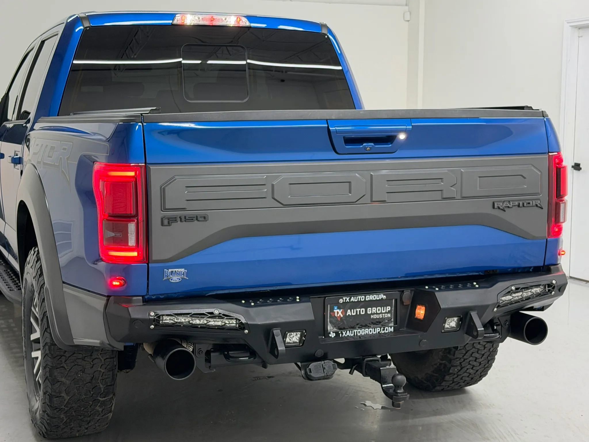 Used 2017 Ford F150 Raptor w/ Equipment Group 802A Luxury AWD/4WD image 43