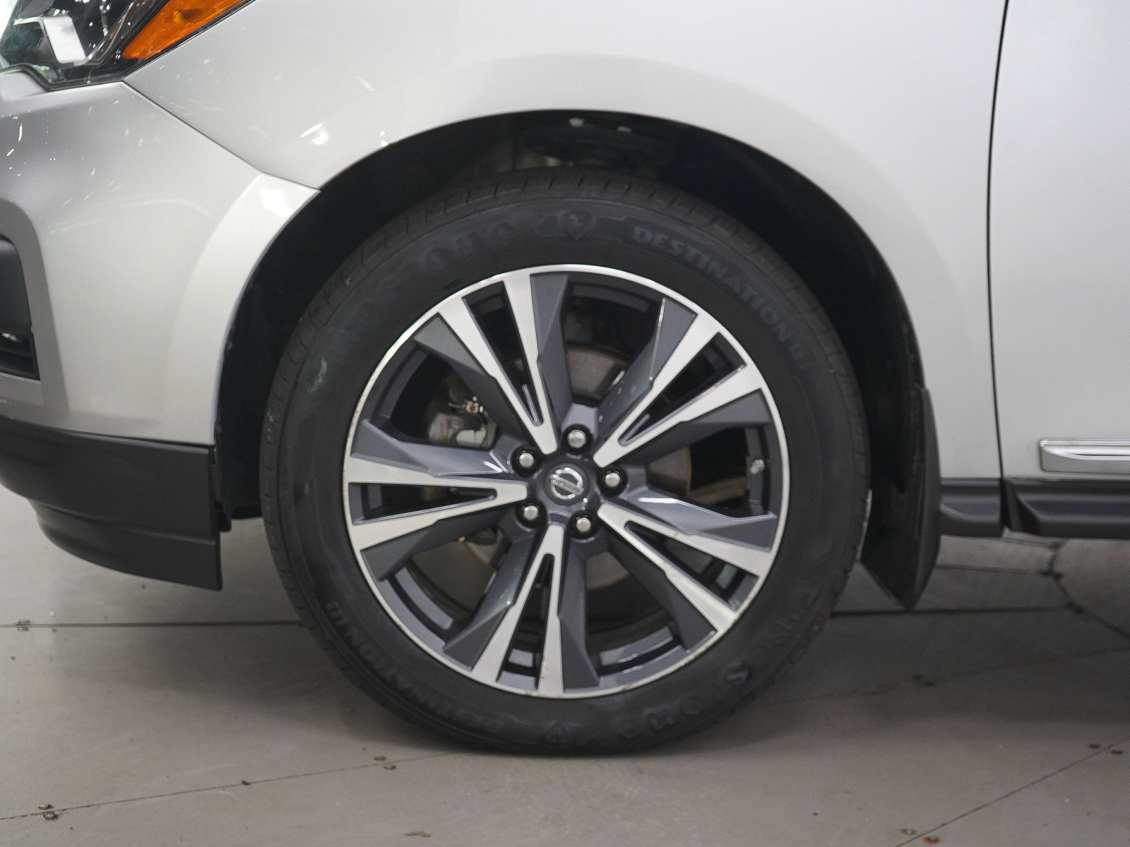 Used 2017 Nissan Pathfinder Platinum w/ Cargo Package AWD/4WD image 30