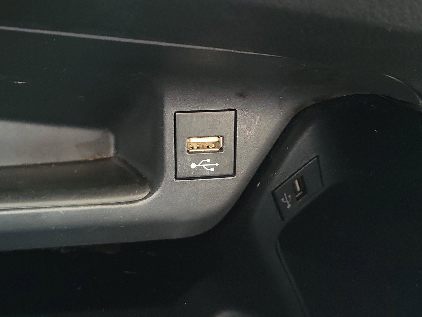 Used 2021 Toyota C-HR XLE FWD image 29