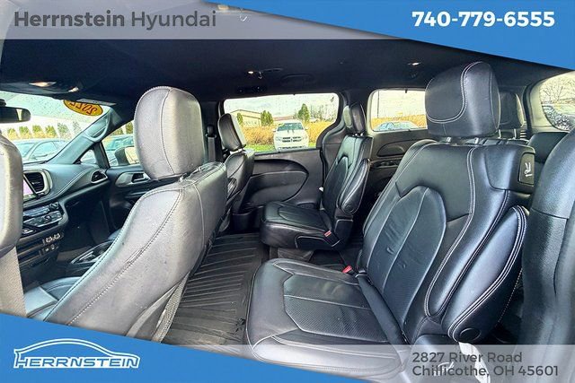 Used 2022 Chrysler Pacifica Touring-L w/ S Appearance Package image 21
