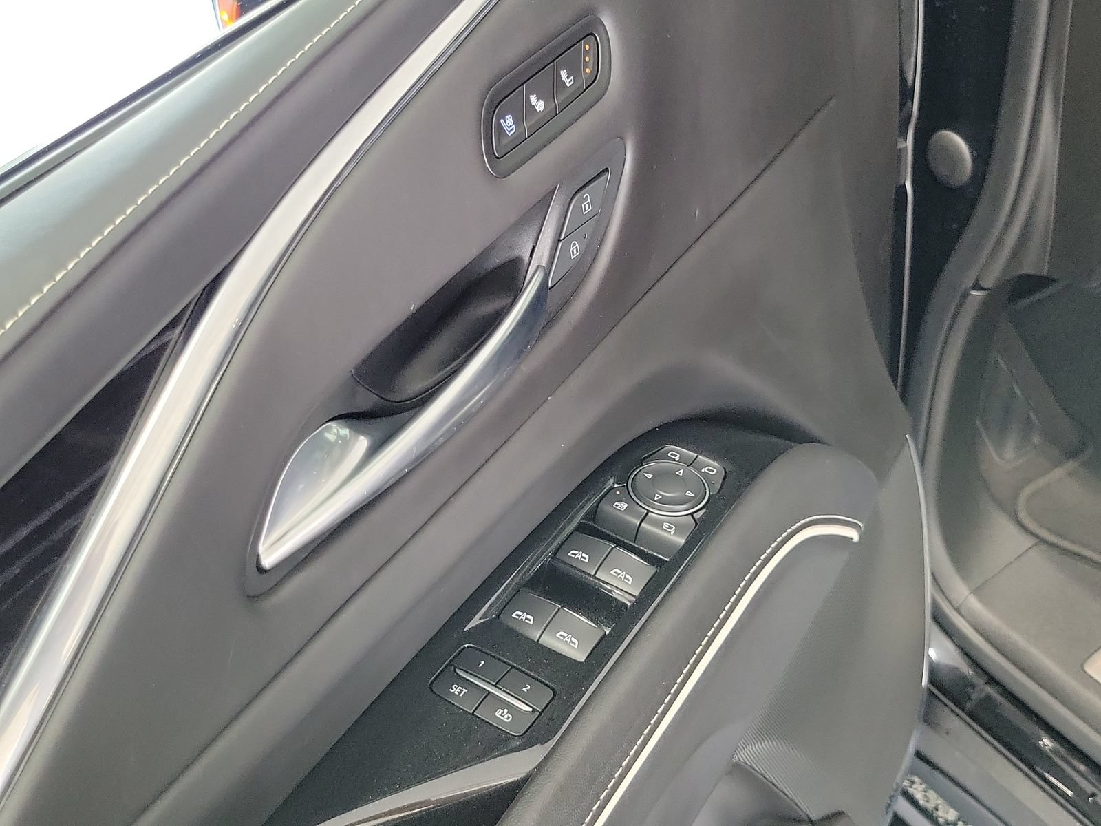 Used 2023 Cadillac Escalade V AWD/4WD image 8