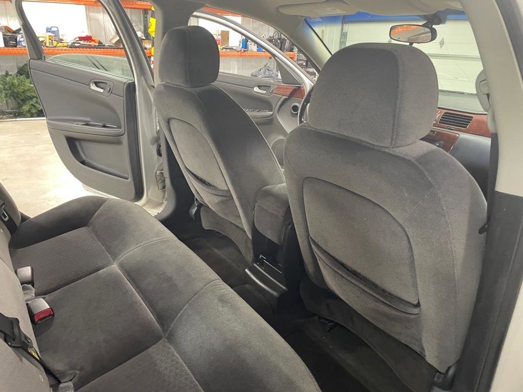 Used 2006 Chevrolet Impala LT w/ Preferred Equipment Group FWD image 18