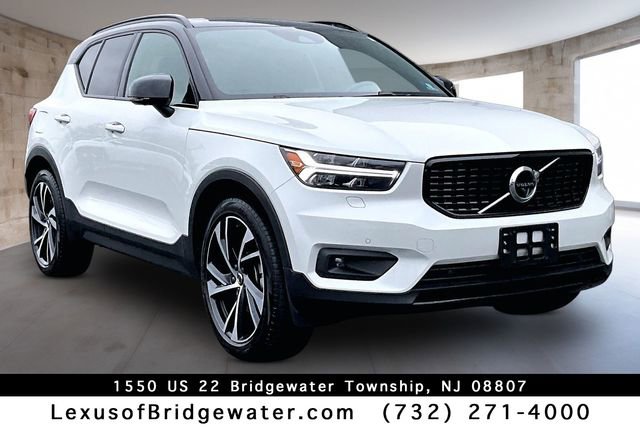 Used 2020 Volvo XC40 T5 R-Design w/ Protection Package image 1