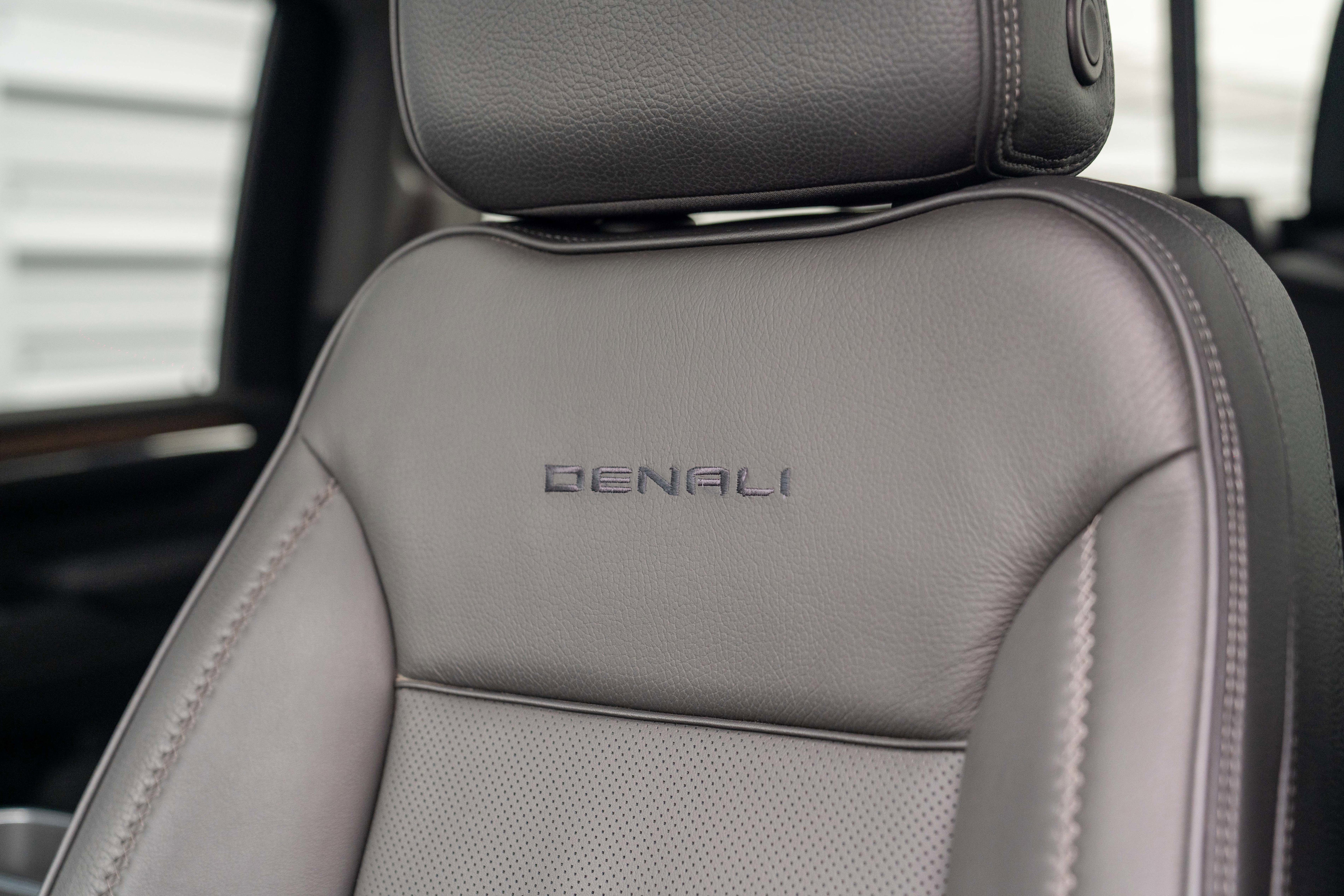 Used 2024 GMC Sierra 3500 Denali w/ Denali Reserve Package image 12