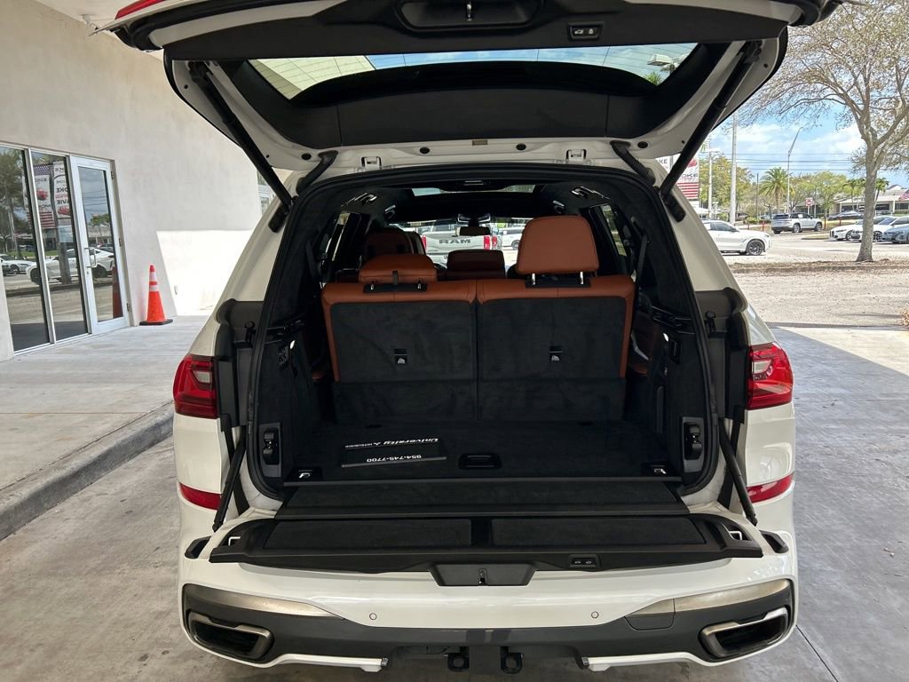 Used 2022 BMW X7 M50i image 40