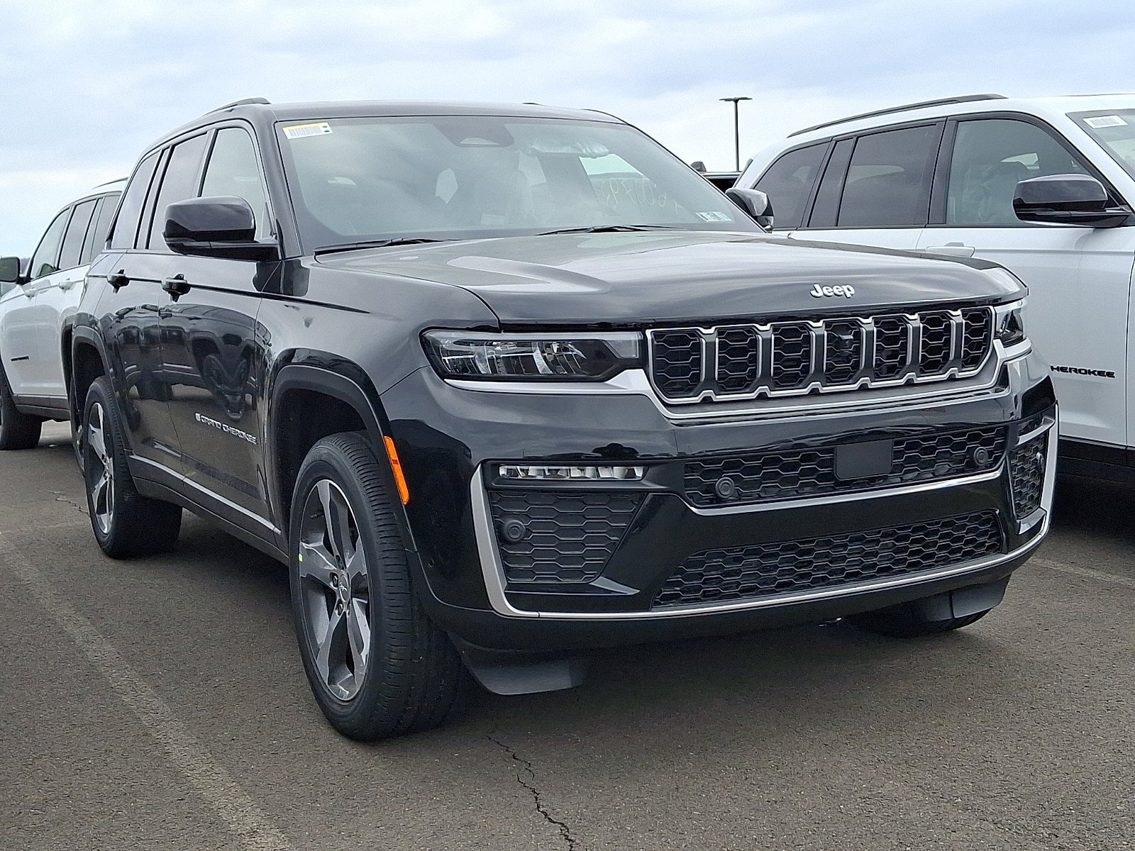 New 2026 Jeep Grand Cherokee Limited w/ Luxury Tech Group II AWD/4WD video 1