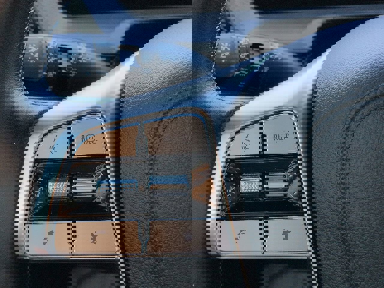 Used 2023 Kia Telluride SX X-Pro AWD/4WD image 25