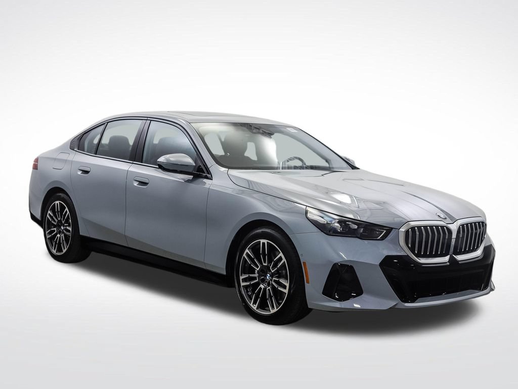 Used 2026 BMW 530i xDrive w/ M Sport Package AWD/4WD image 8