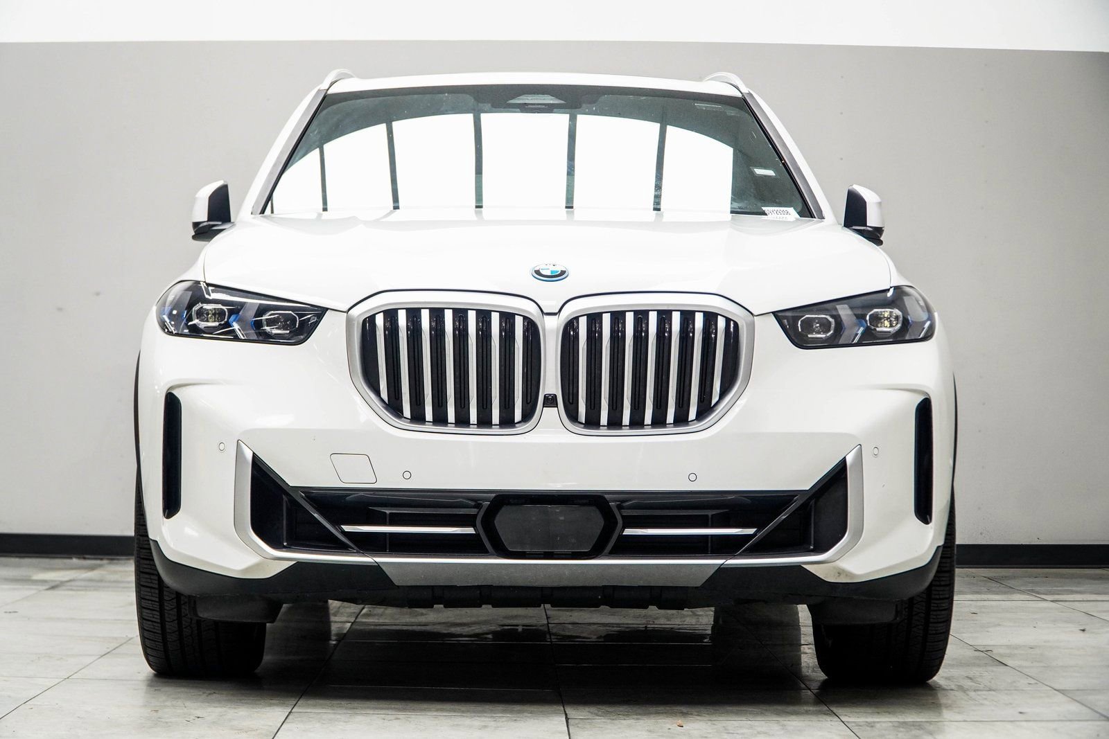 Used 2025 BMW X5 xDrive50e AWD/4WD image 7