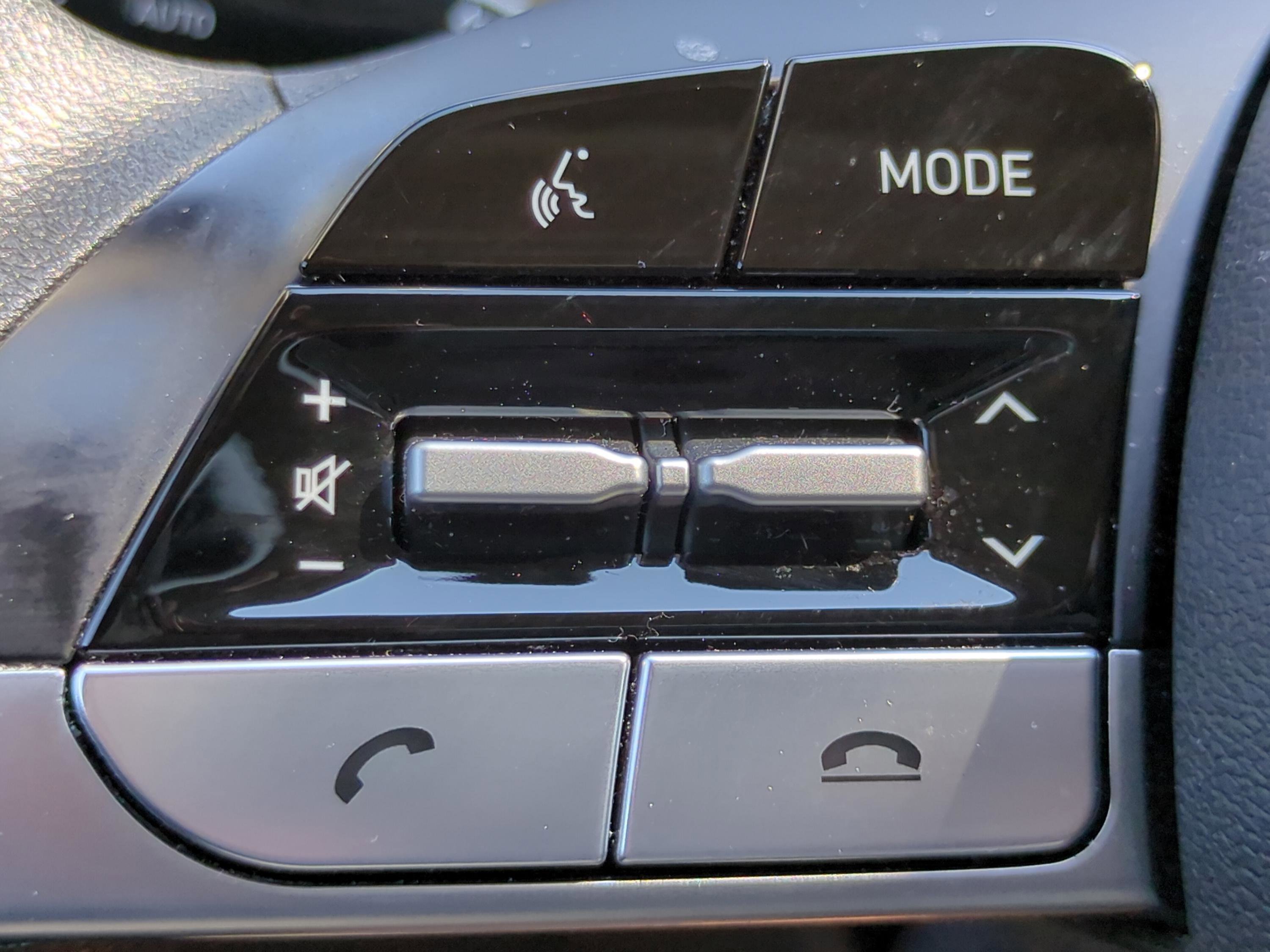 Used 2023 Hyundai Elantra SEL image 21