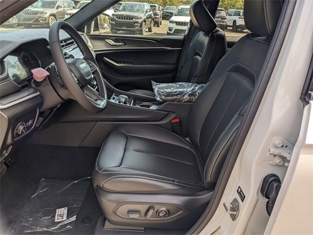 New 2025 Jeep Grand Cherokee Limited image 7