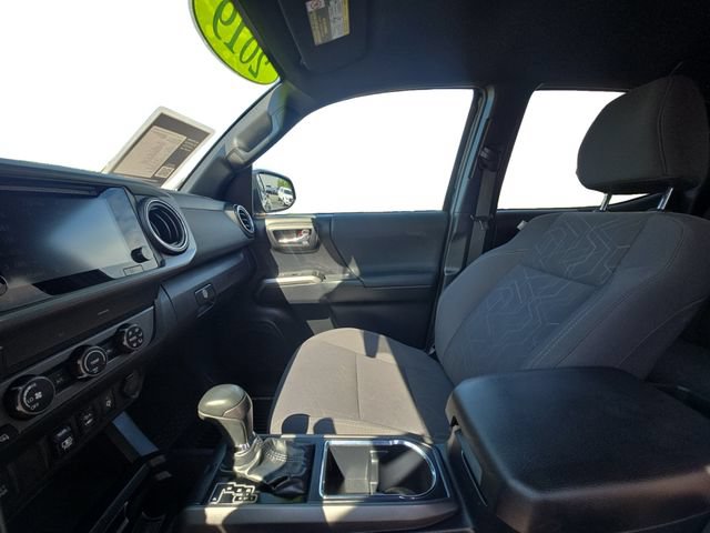 Used 2019 Toyota Tacoma TRD Sport AWD/4WD image 11