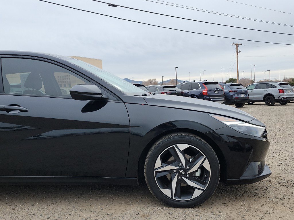 Used 2023 Hyundai Elantra SEL w/ Convenience Package image 4
