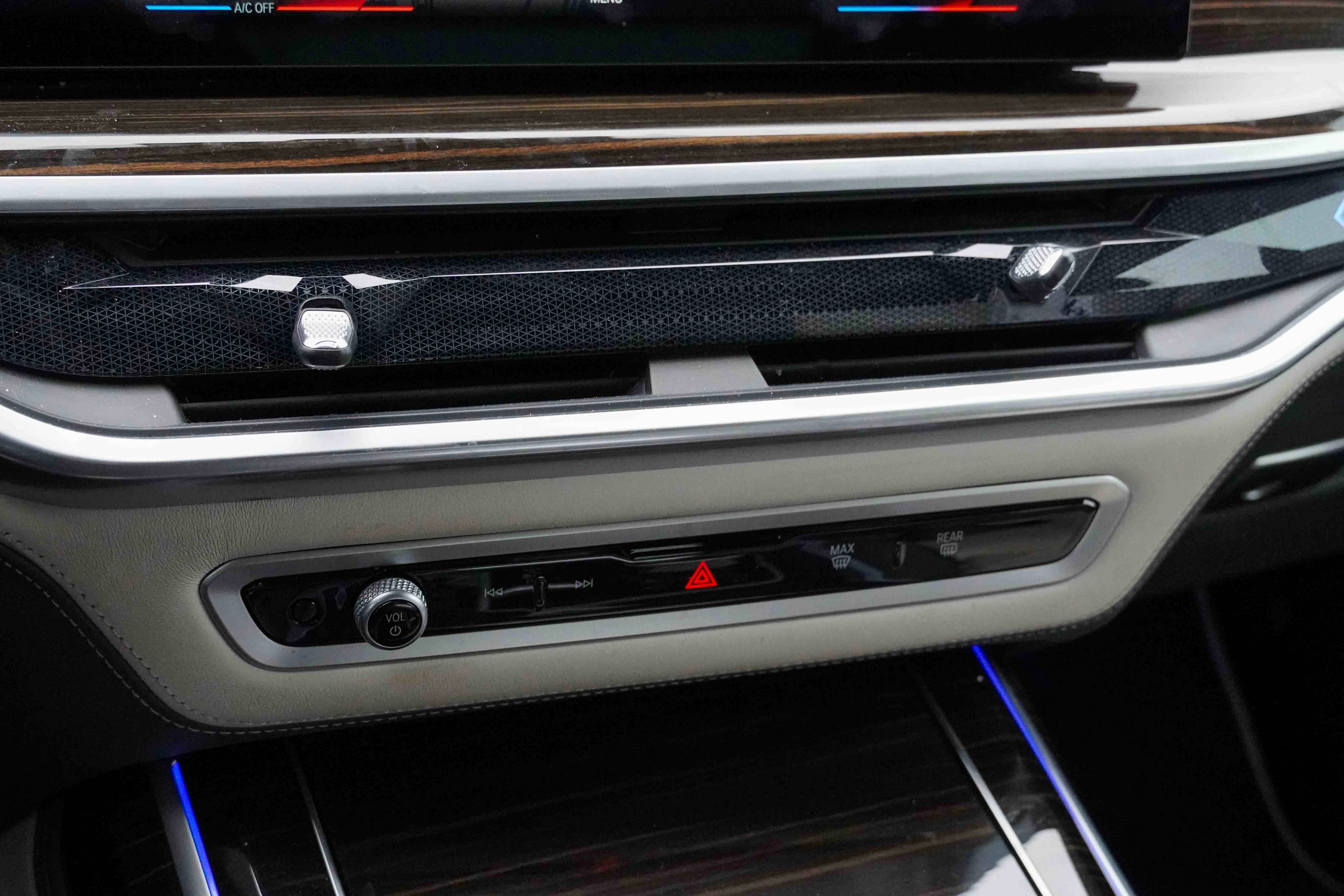 Certified 2023 BMW X7 xDrive40i w/ M Sport Package image 29