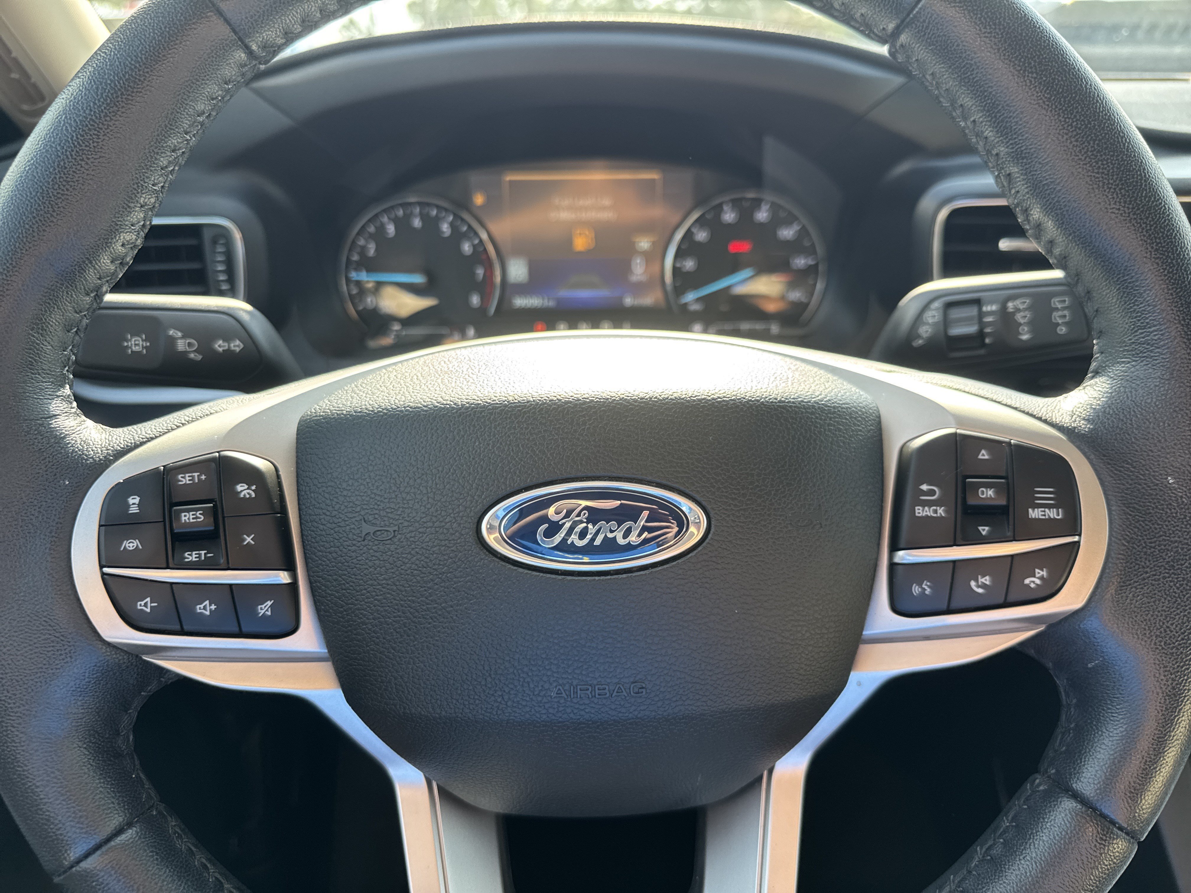 Certified 2022 Ford Explorer XLT w/ Equipment Group 202A RWD image 15