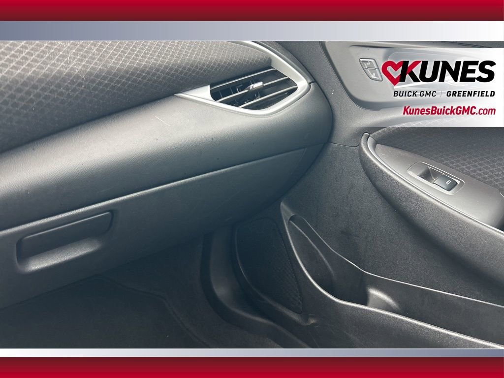 Used 2024 Chevrolet Malibu LT image 31