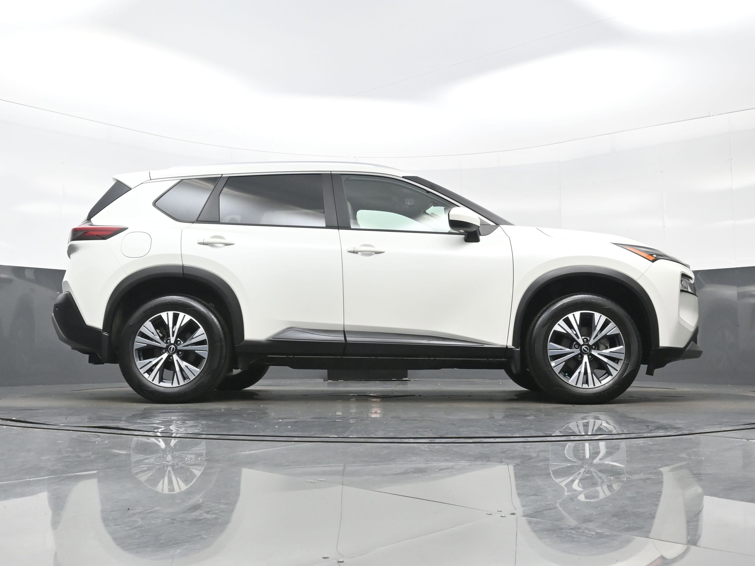 Used 2023 Nissan Rogue SV w/ SV Premium B Package AWD/4WD image 35
