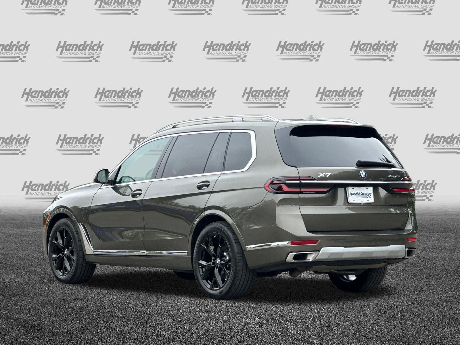 Used 2025 BMW X7 xDrive40i w/ Premium Package AWD/4WD image 7